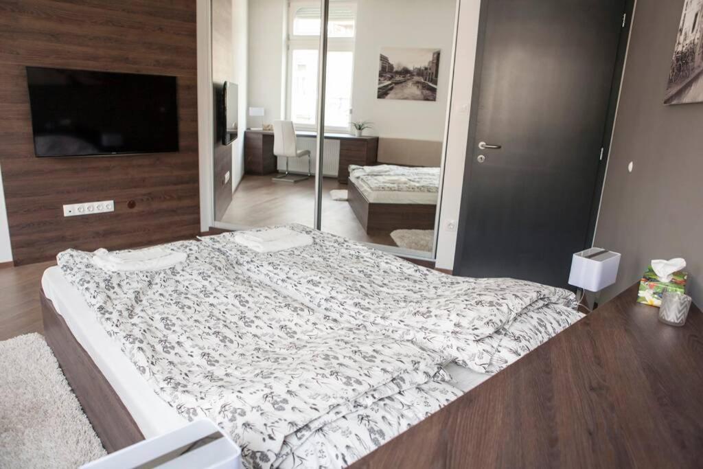 Apartment Downtown Ulloi 3 Budapest Luaran gambar